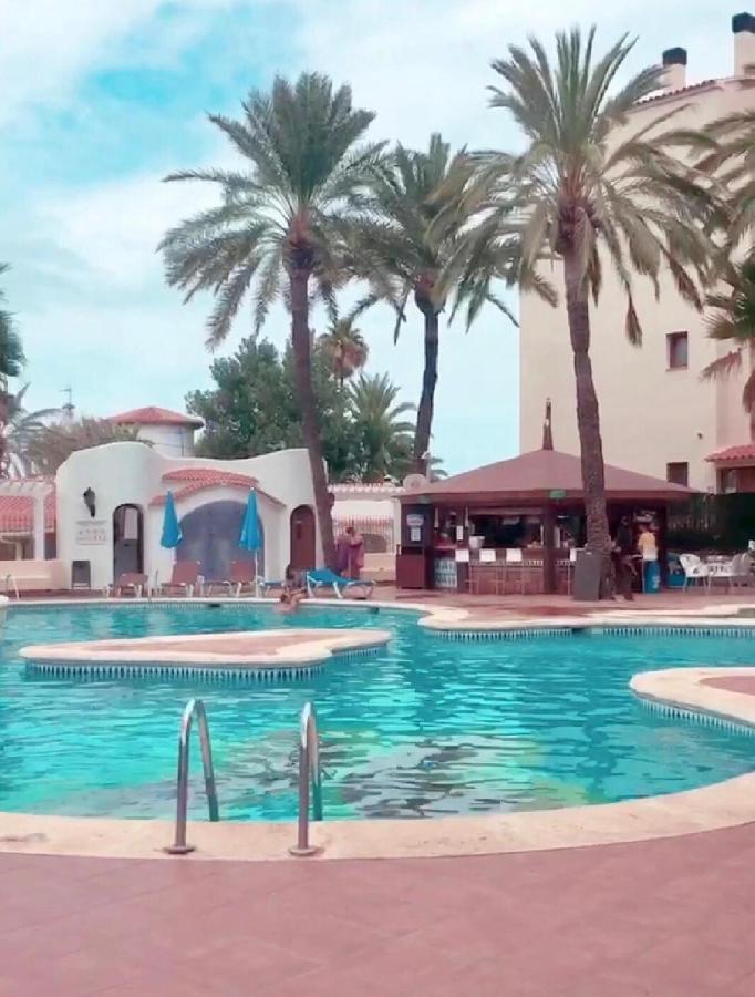 Estudio, Playa De Дения Екстериор снимка